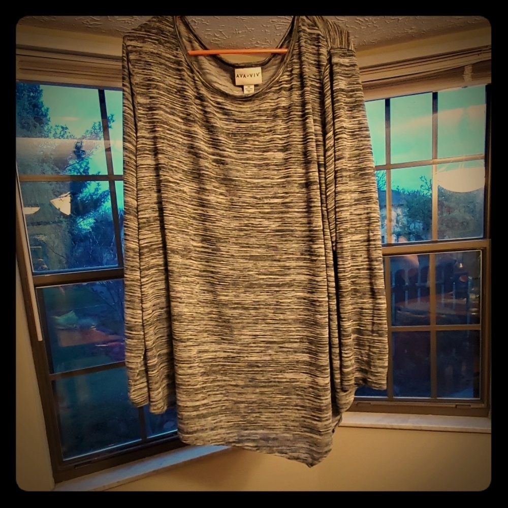 Long sleeve tee